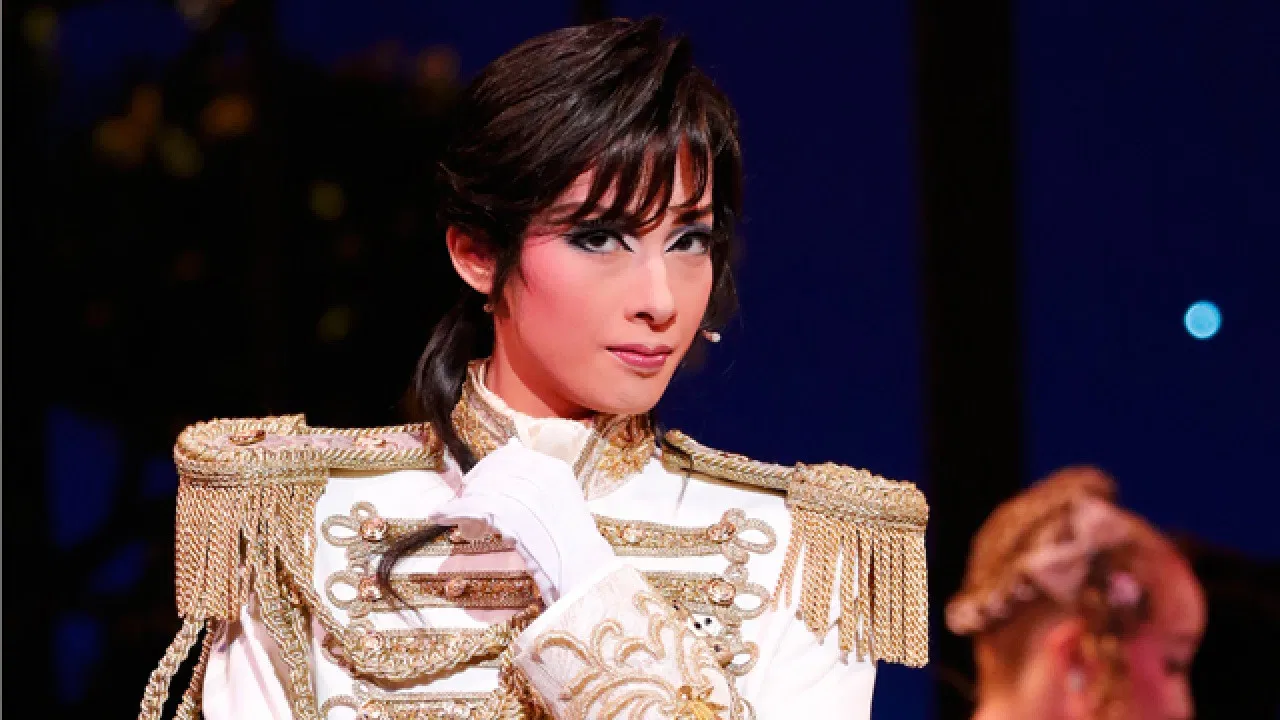 Romanesque Mask / Melodia: A Warm and Lovely Melody backdrop