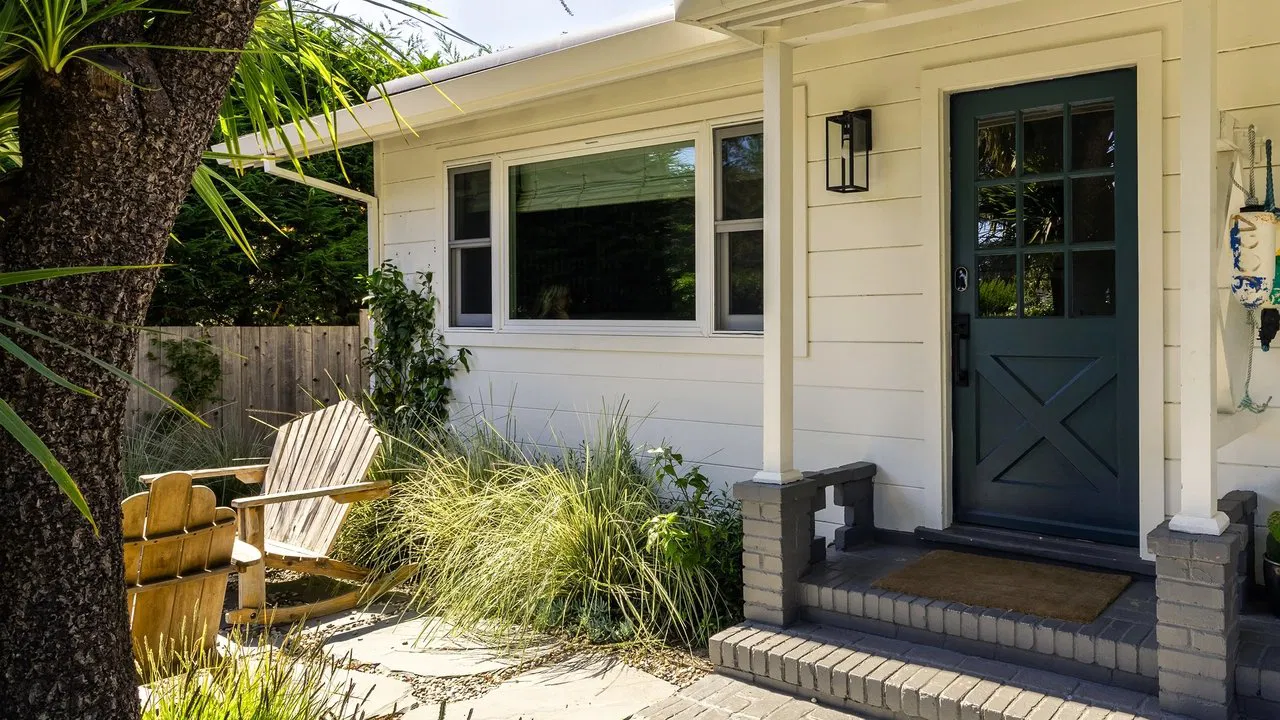 Beach Cottage Chronicles backdrop