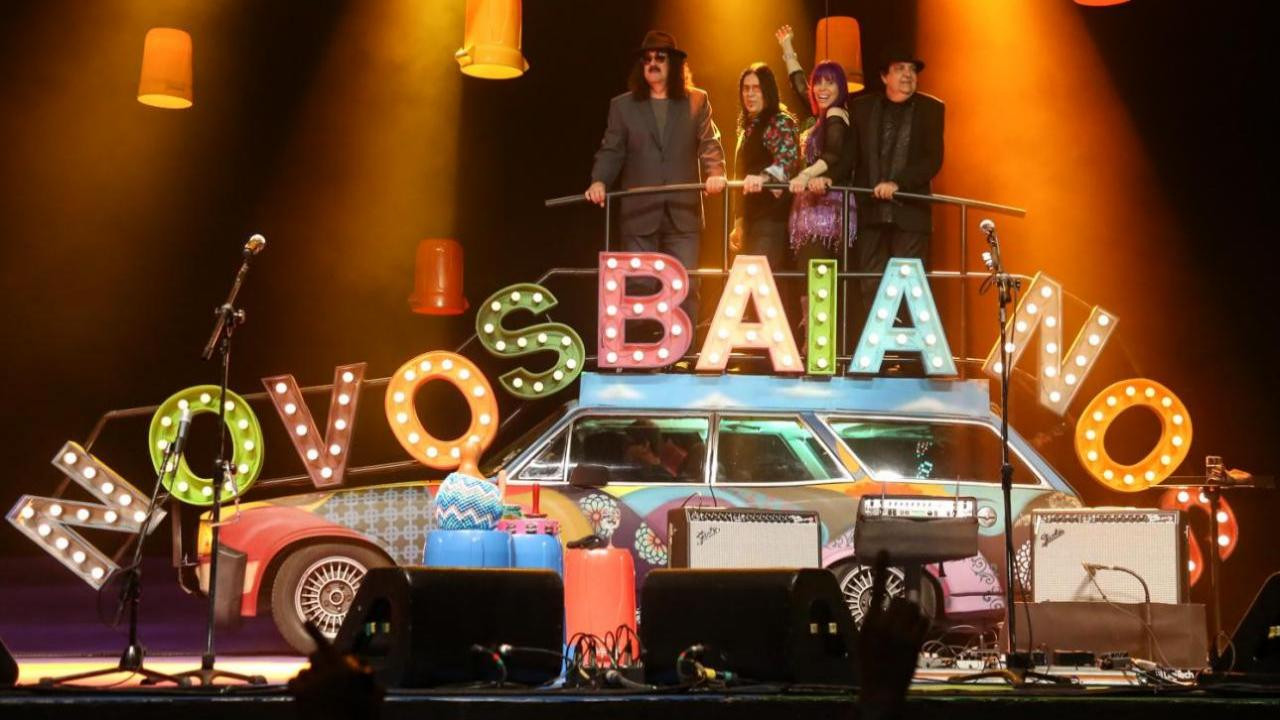 Acabou Chorare Novos Baianos se Encontram backdrop