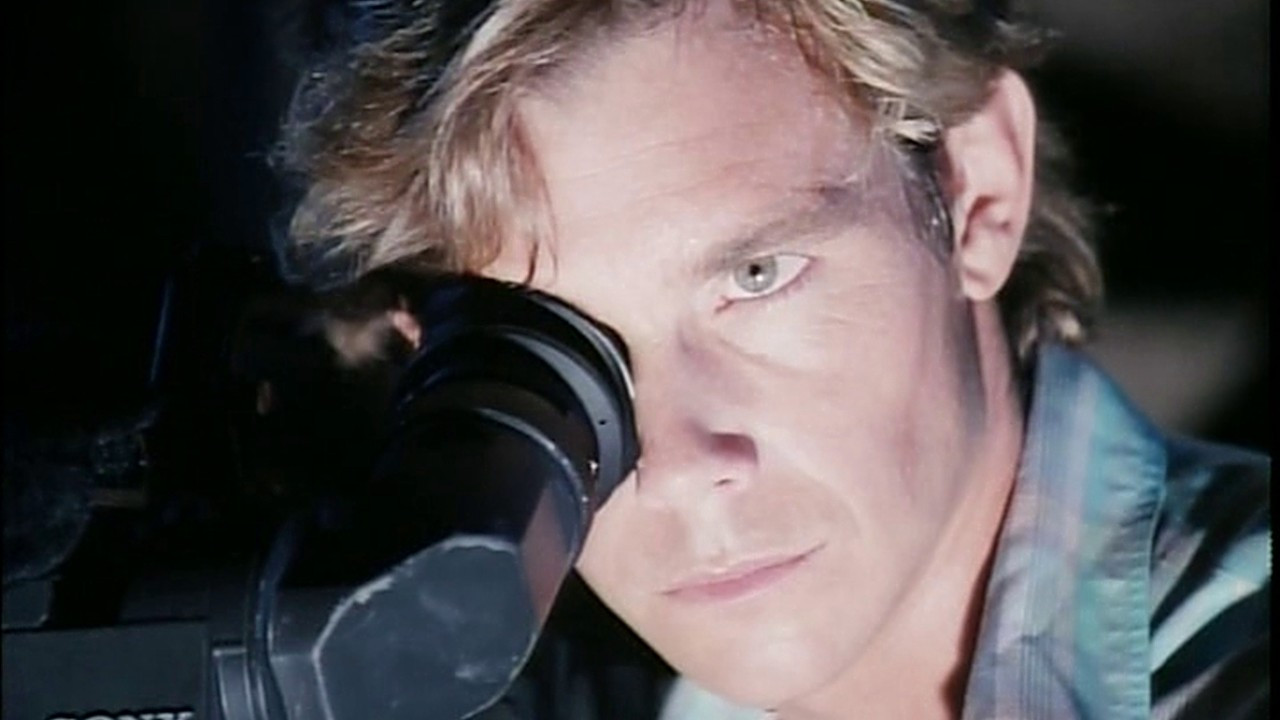 Die Watching backdrop