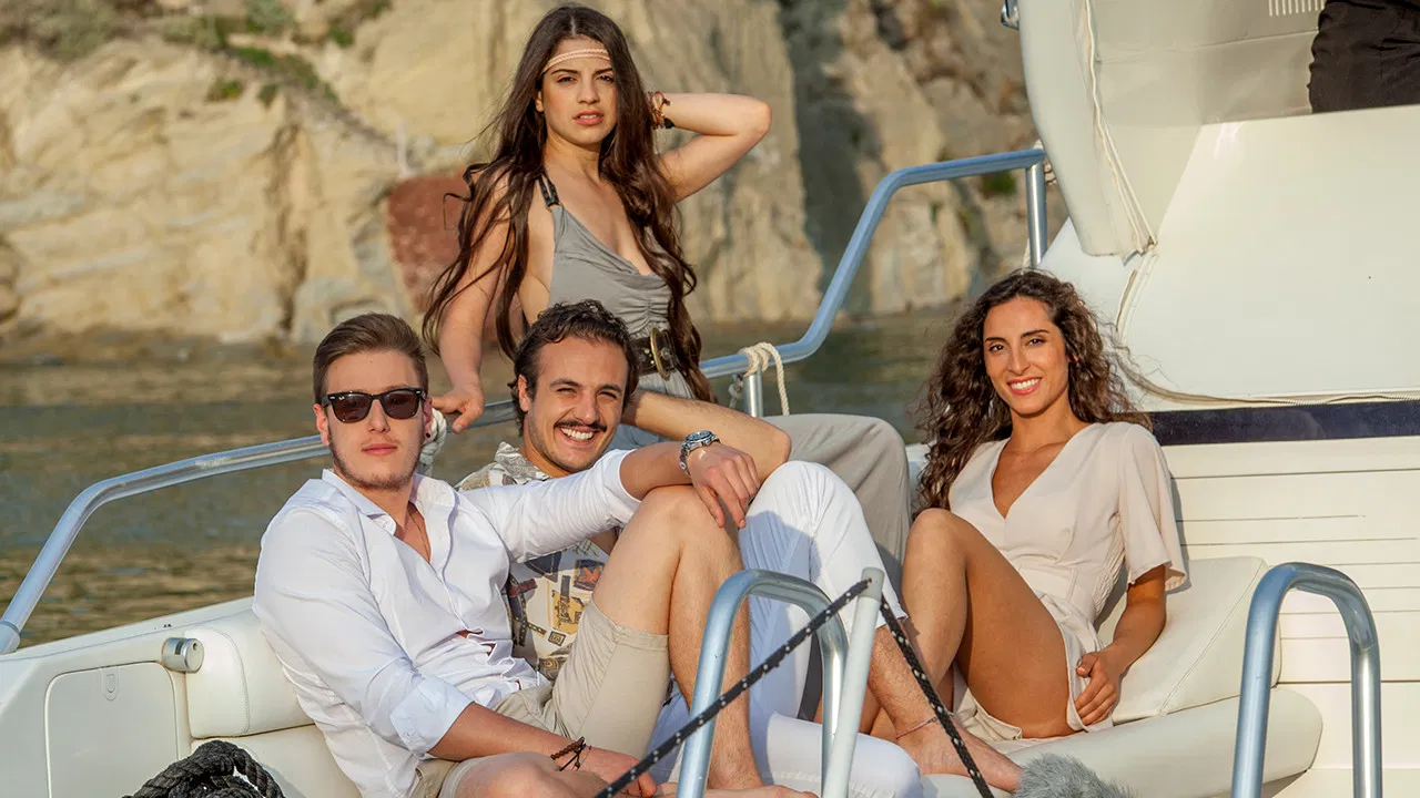 Passpartù - Operazione Doppiozero backdrop