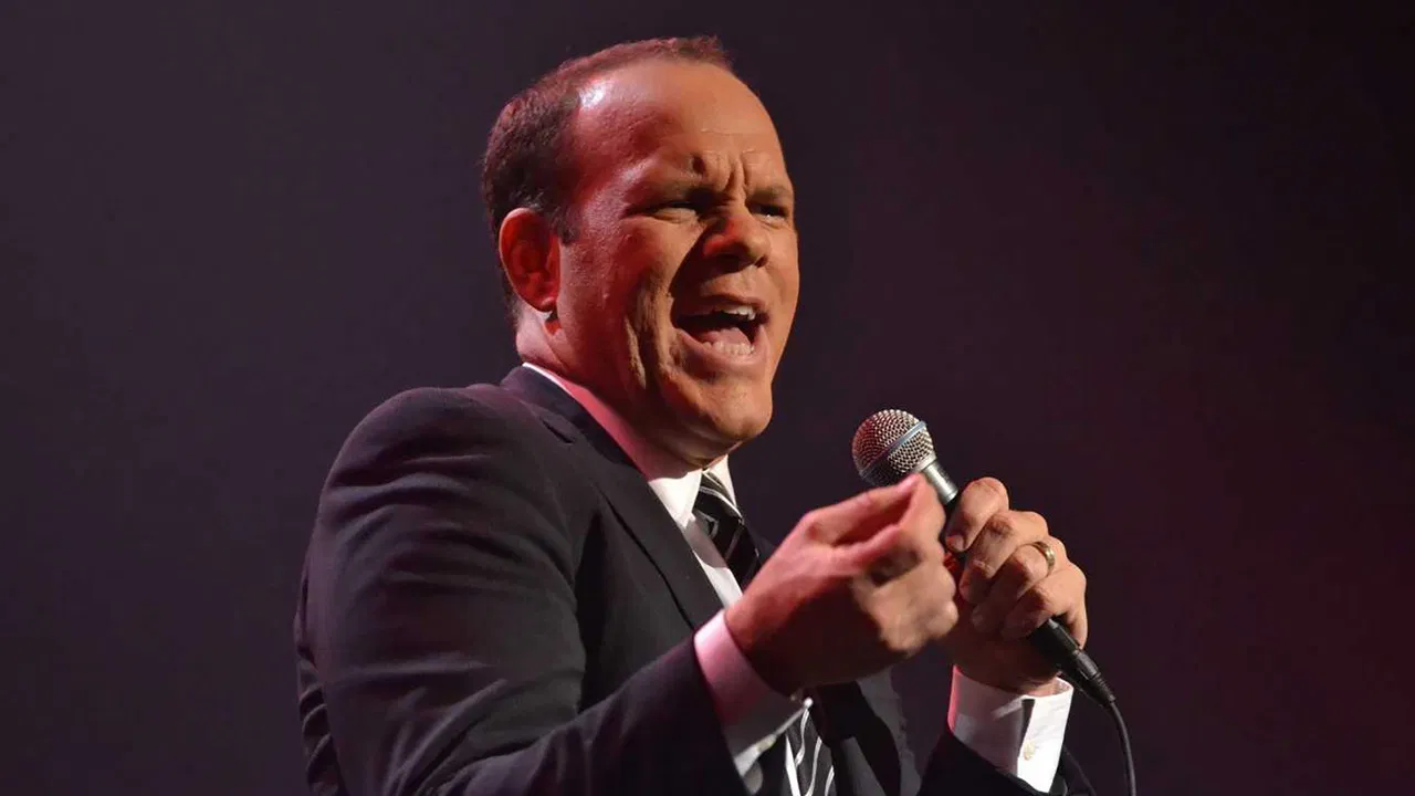 Tom Papa: Live in New York City backdrop