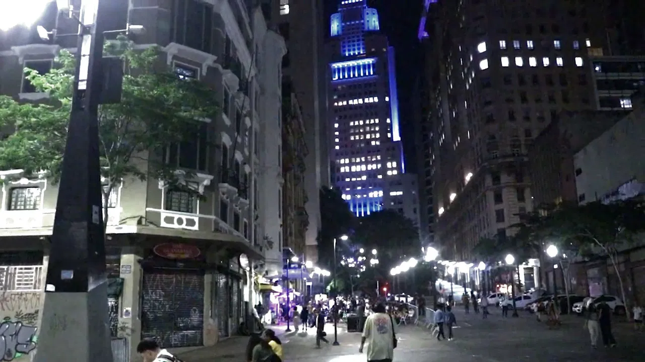 Conexões da Noite: Moda e Subcultura Paulistana backdrop