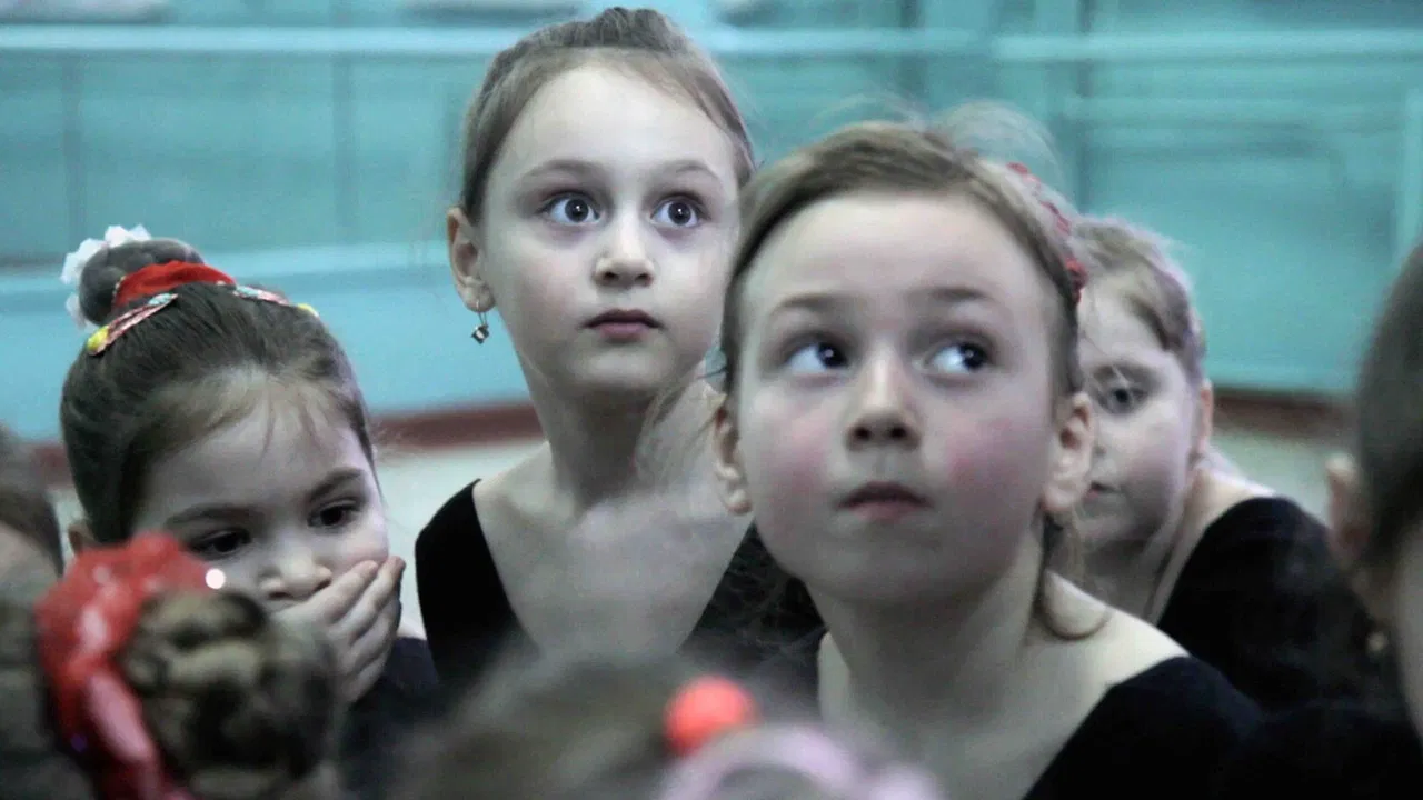 Nadea e Sveta backdrop