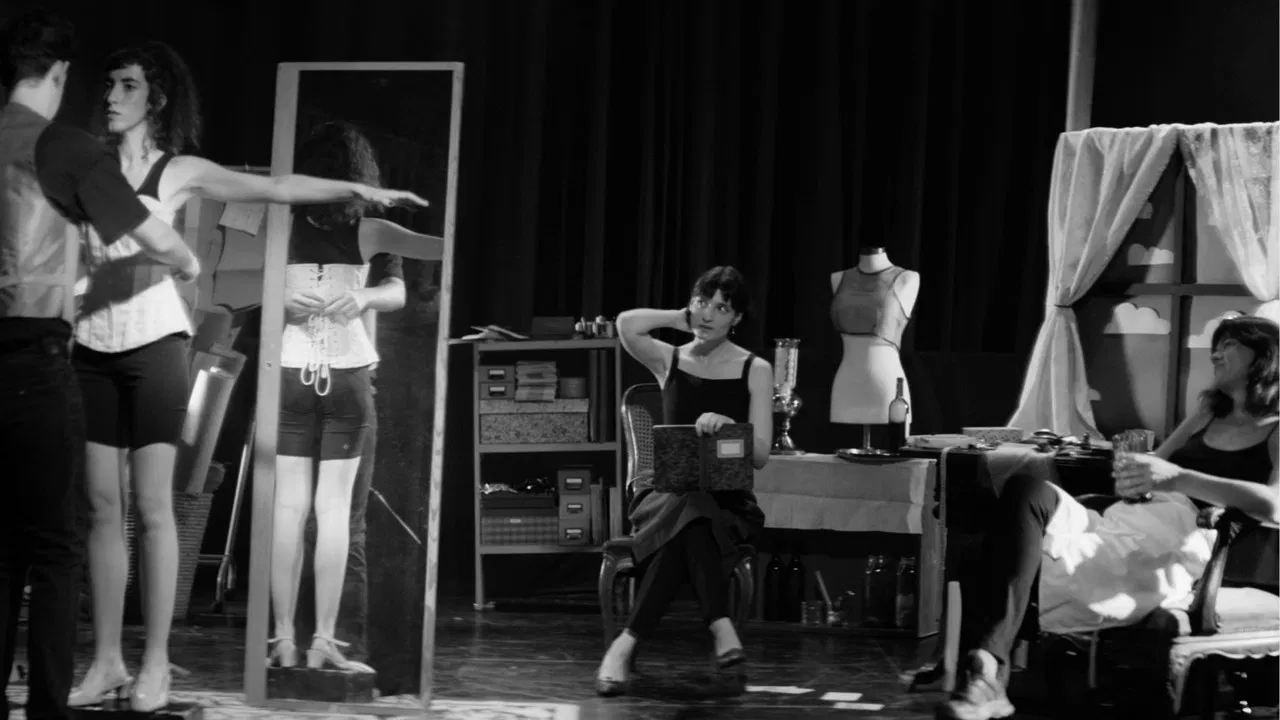 Júlia Júlia backdrop