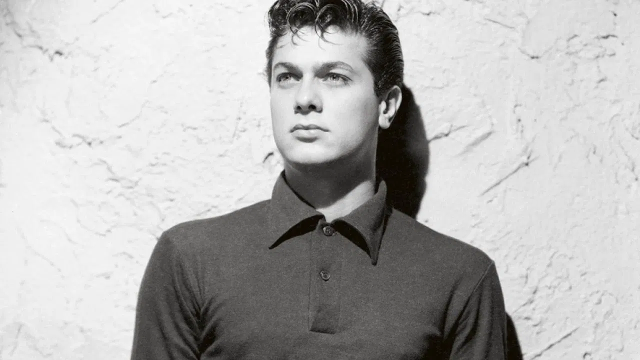Tony Curtis: Driven to Stardom backdrop