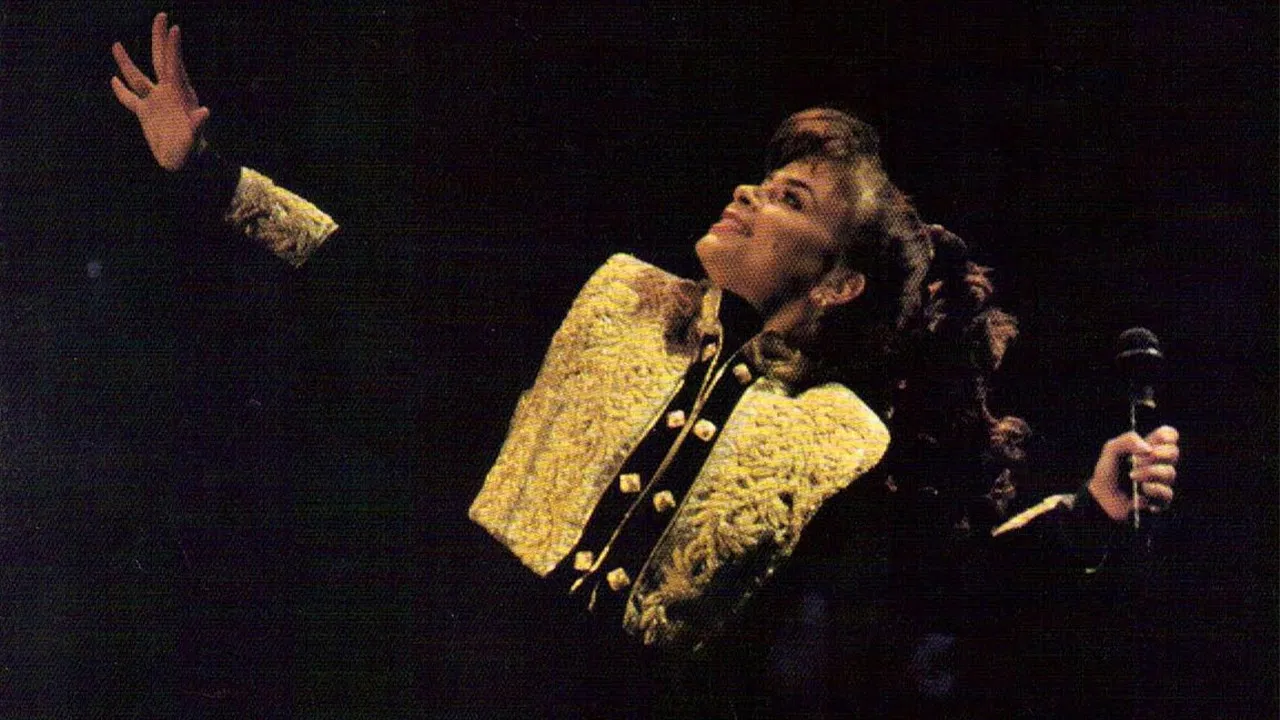 Paula Abdul: Under My Spell Live backdrop