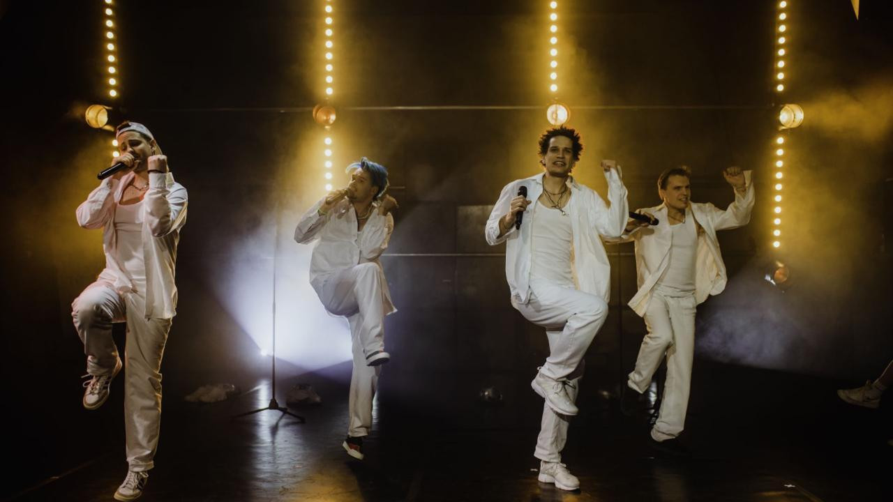 The Legend of Lunetic backdrop