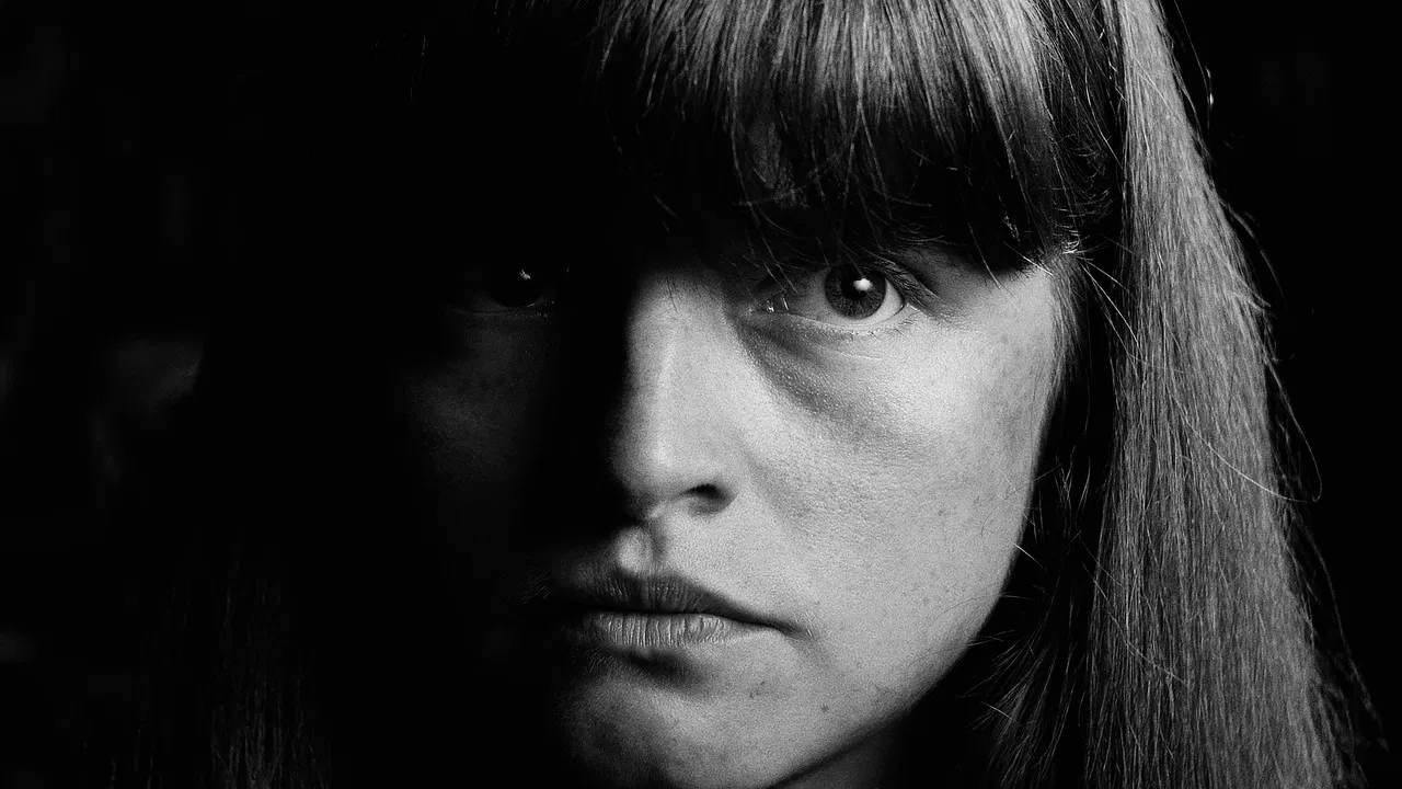 When Darkness Comes backdrop