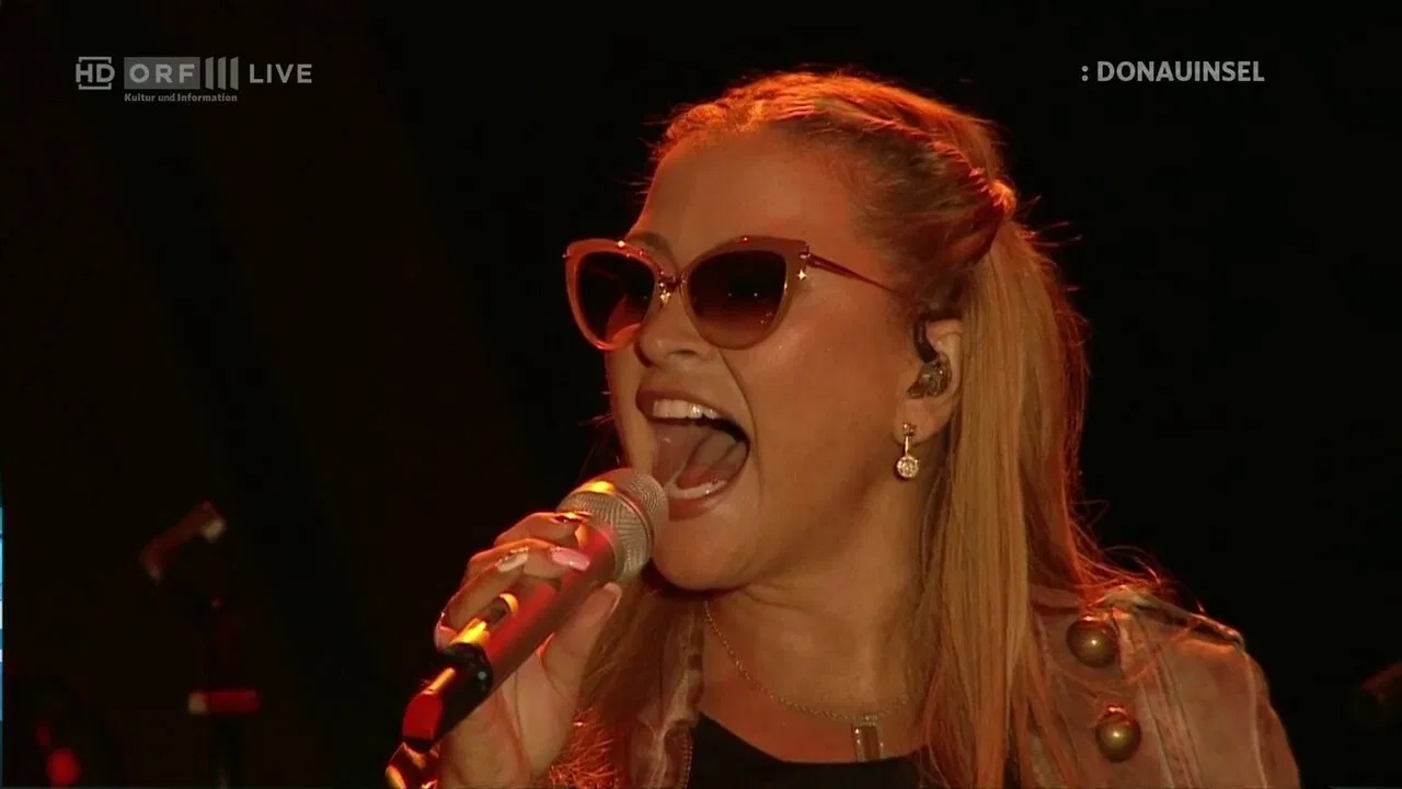 Anastacia: Live at the Donauinselfest 2015 backdrop