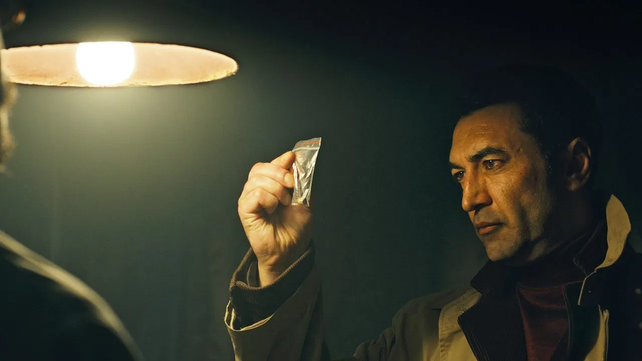 Who Killed Lady Winsley? backdrop