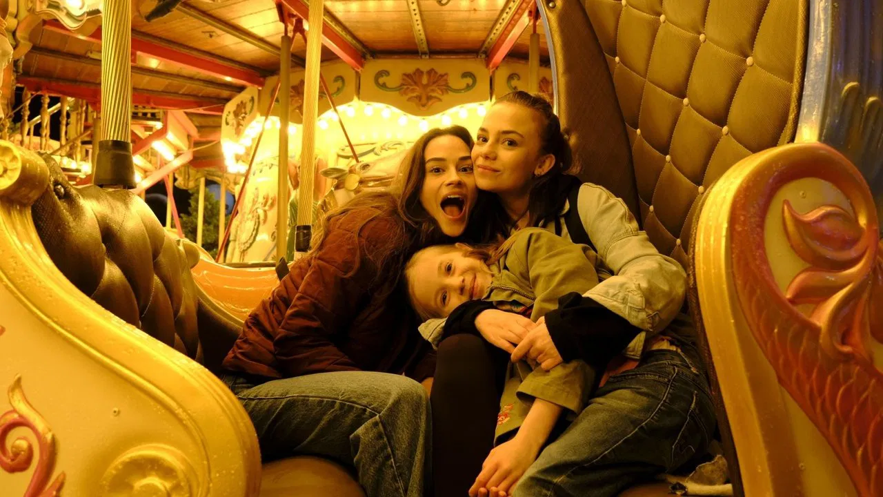 Gülümse Kaderine backdrop