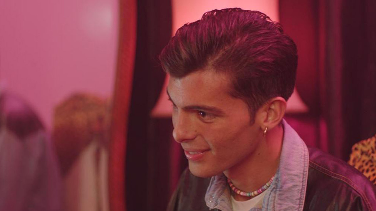 Corpi Viola backdrop