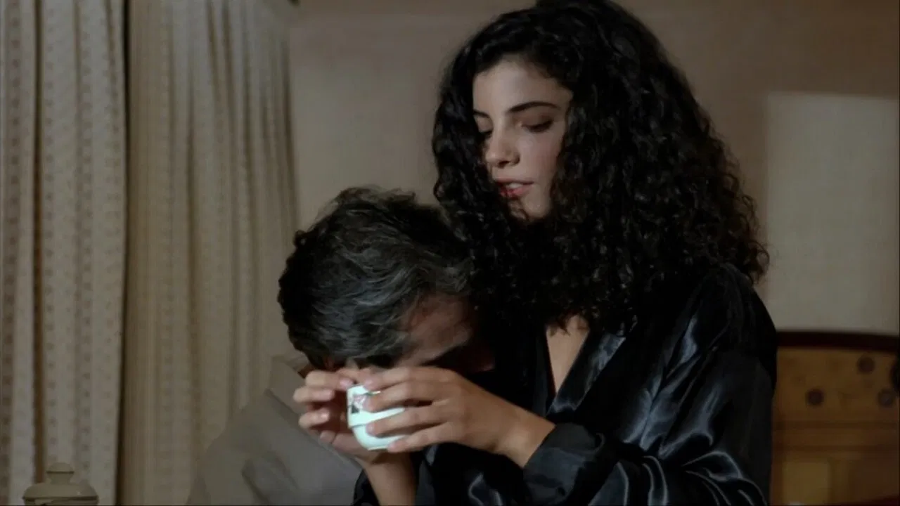 La Femme et le Pantin backdrop