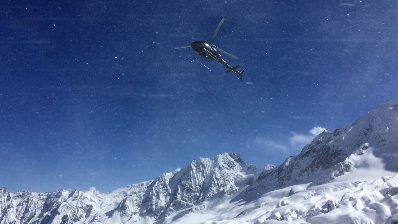 Simone Moro, I-View backdrop