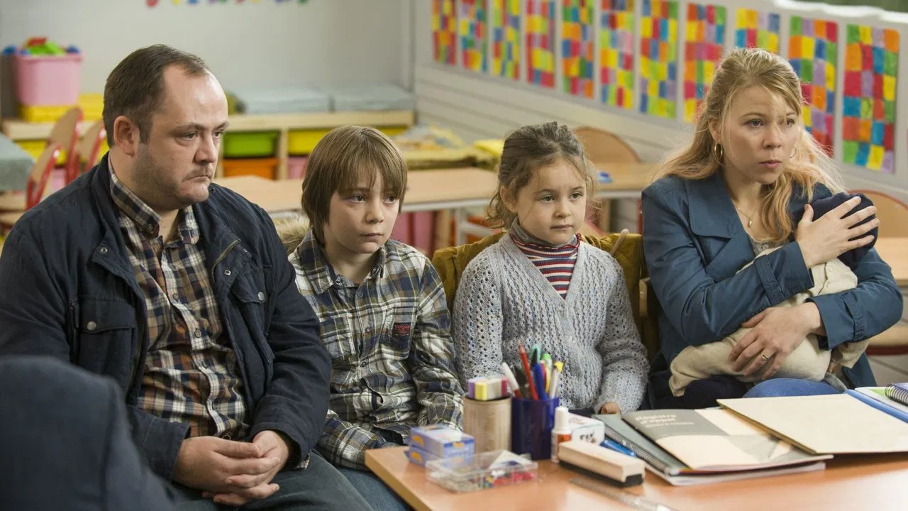 La Maladroite backdrop