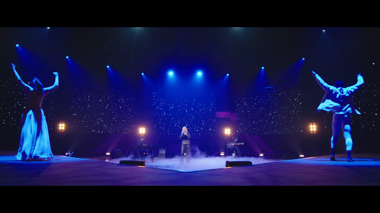 Davina Michelle: My own world backdrop