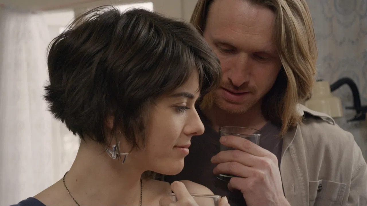 Skoro úplně vymyšlený film backdrop