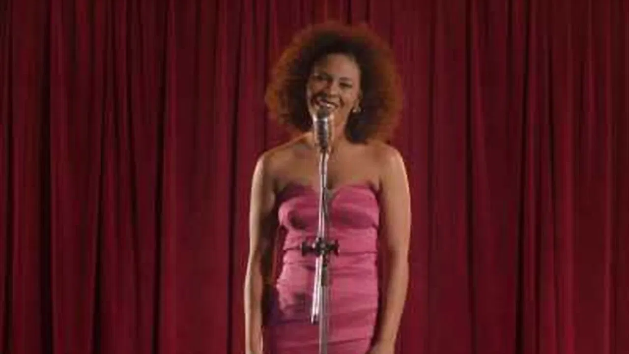 Dolores Duran: O Coração da Noite backdrop