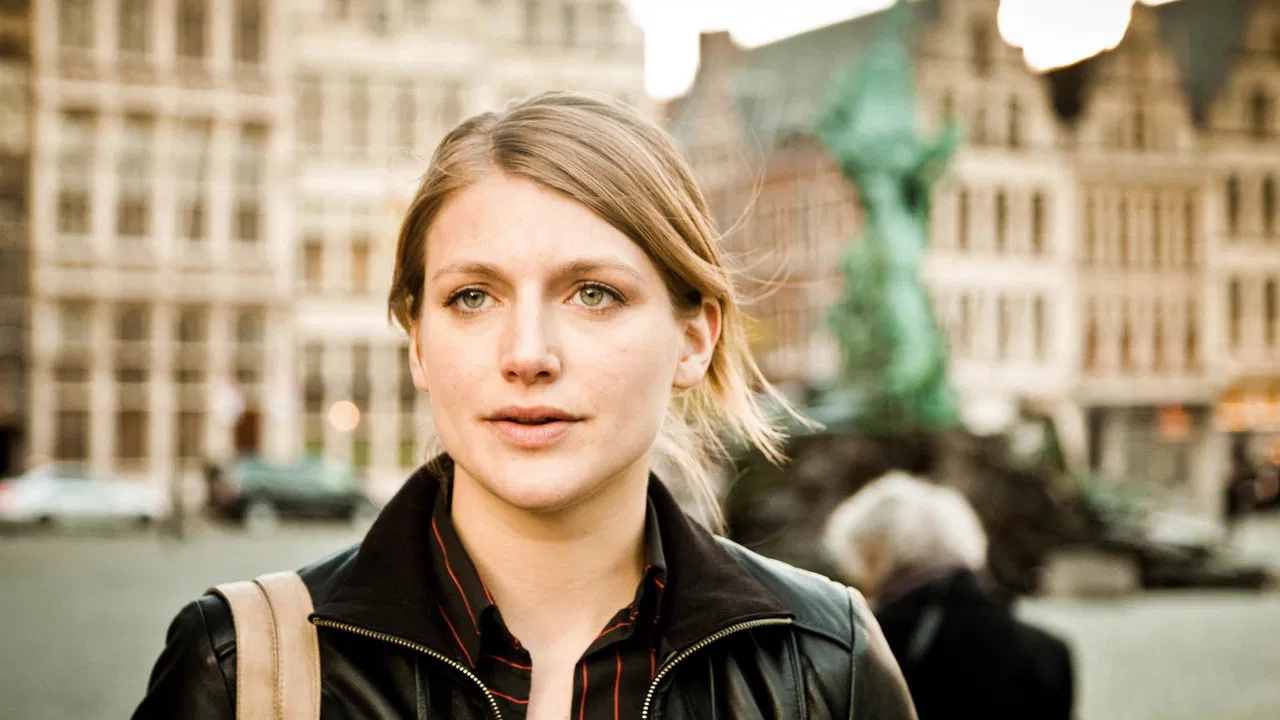 Deadline 25/5 backdrop