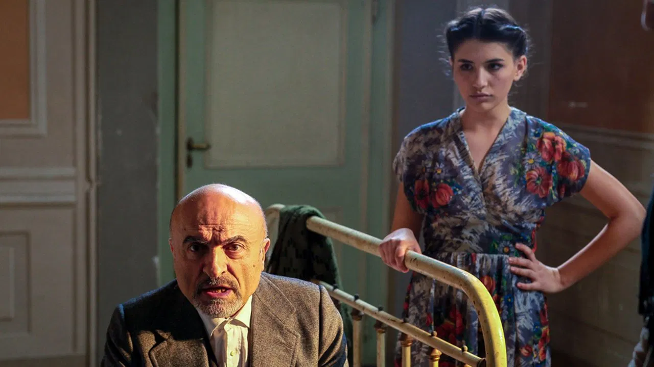 Nobili bugie backdrop