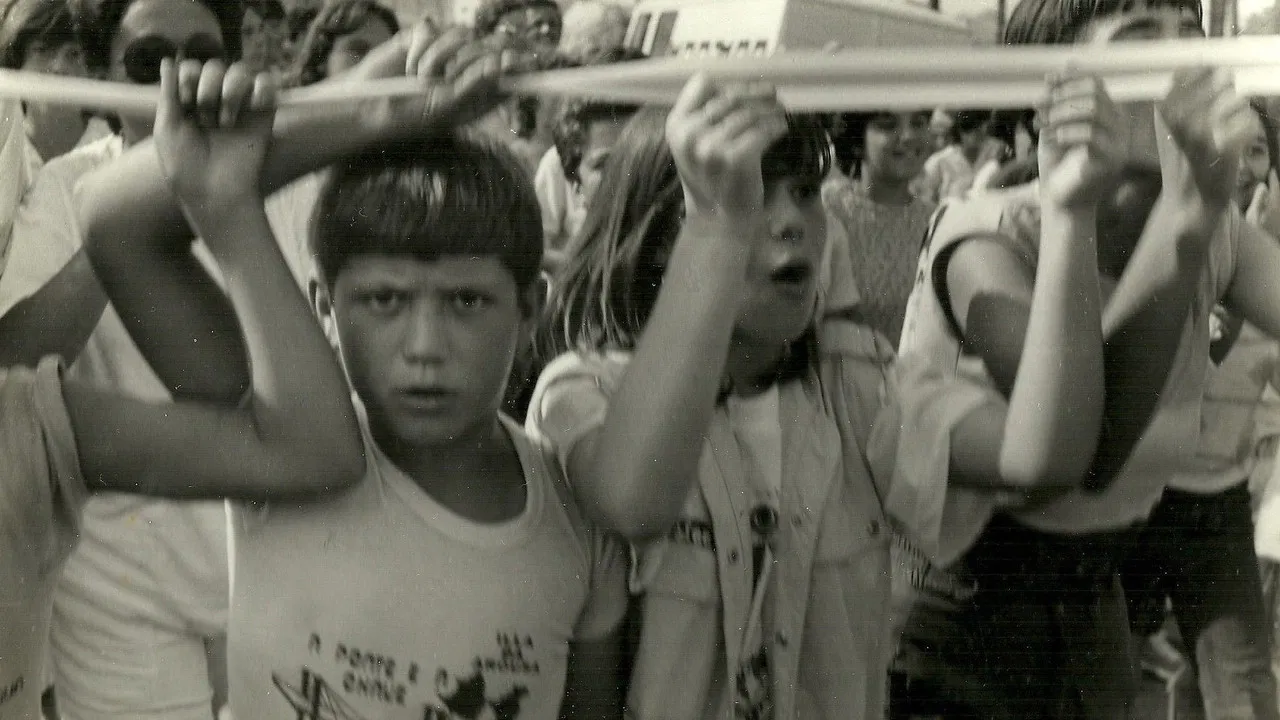 Testemuñas dunha illa backdrop