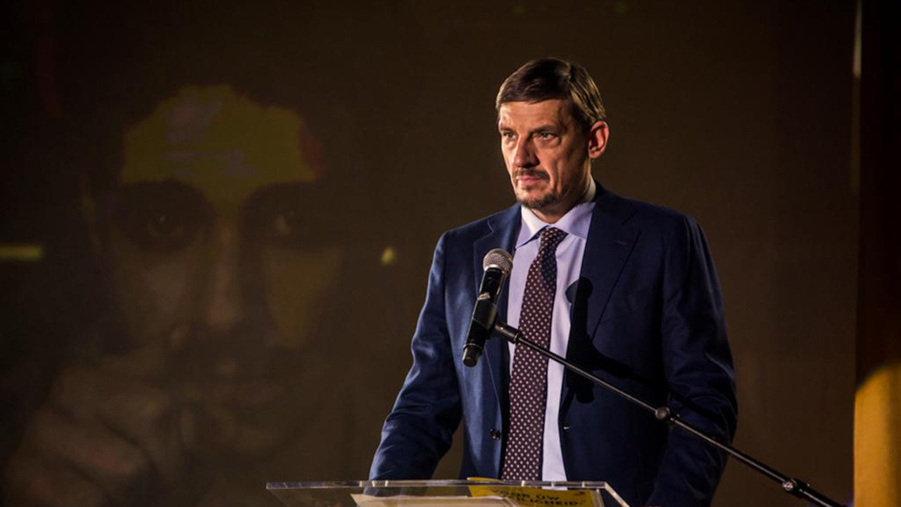 The Blind Spot backdrop