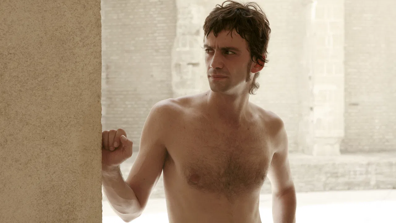 M, ¿nunca seré nadie? backdrop