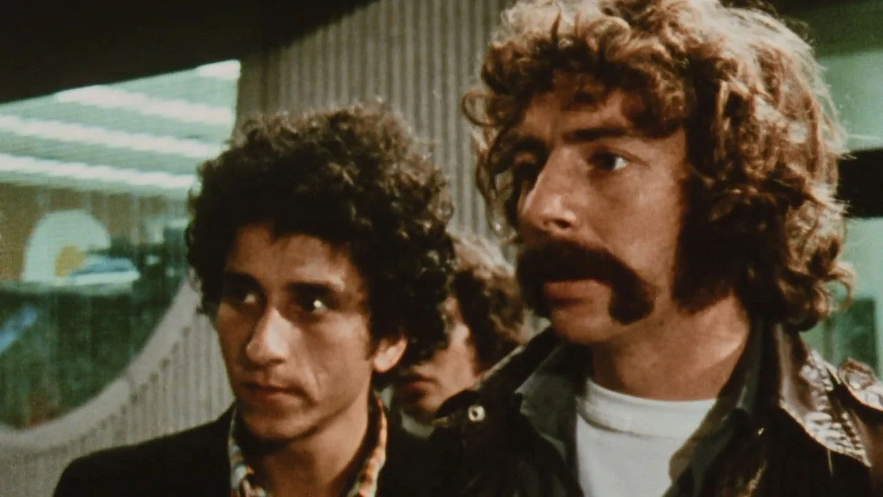 Des armes et les hommes backdrop