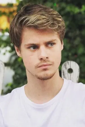 Mitchell Kummen photo