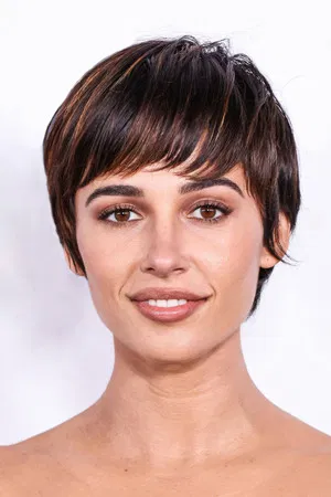 Naomi Scott photo
