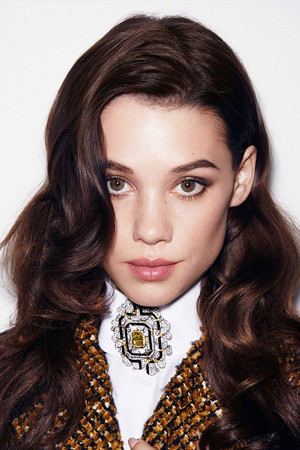 Àstrid Bergès-Frisbey photo