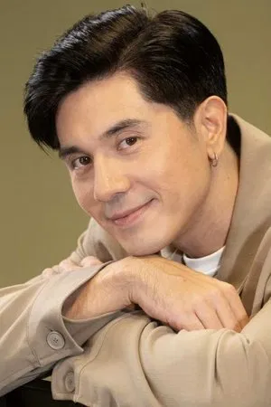 Paulo Avelino photo