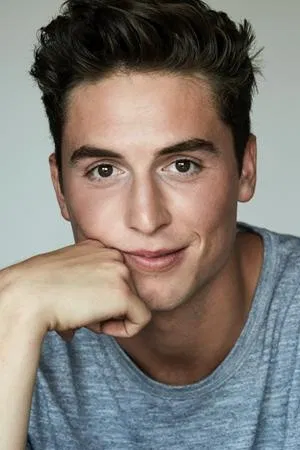 Benito Skinner photo