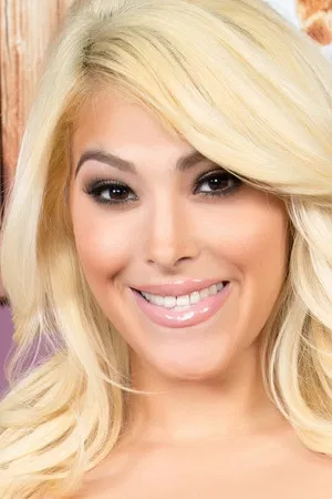 Stephanie West photo