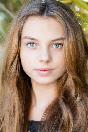 Caitlin Carmichael photo