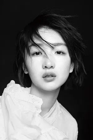 Zhou Dongyu photo