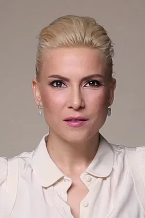 Şebnem Dönmez photo