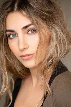 Emelia Hartford photo