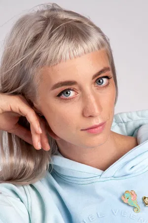 Adele Thele Robam photo