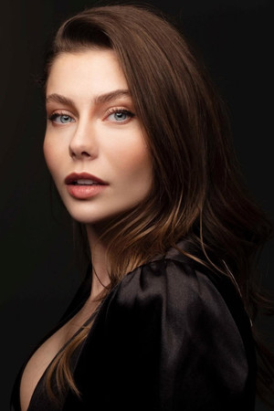 Aylin Veziroğlu photo