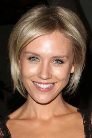 Nicky Whelan photo