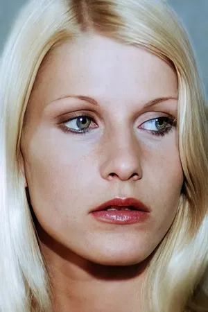 Caroline Laurence photo