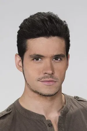 Eleazar Gómez photo