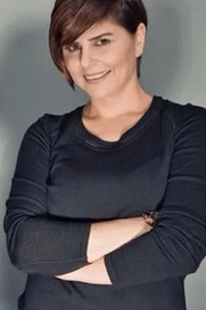 İpek Düzgünkaya photo