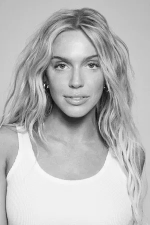 Alexandra Cooper photo