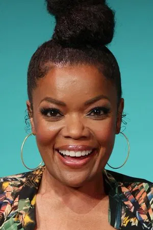 Yvette Nicole Brown photo