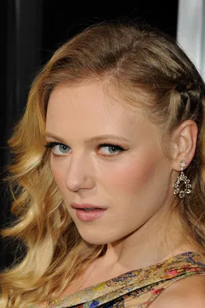 Emma Bell photo