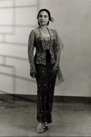 Indriati Iskak photo