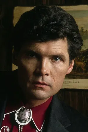 Everett McGill photo